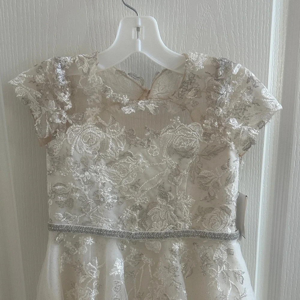 David's Bridal White Floral Lace Kids Dress - Picture 3 of 6